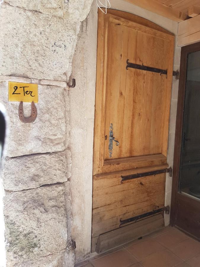 Les Studios De St Guilhem Saint-Guilhem-le-Desert Exterior foto