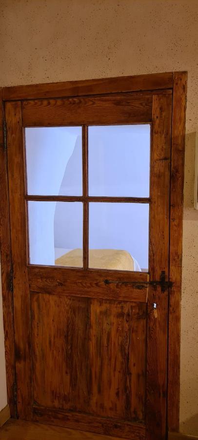 Les Studios De St Guilhem Saint-Guilhem-le-Desert Exterior foto