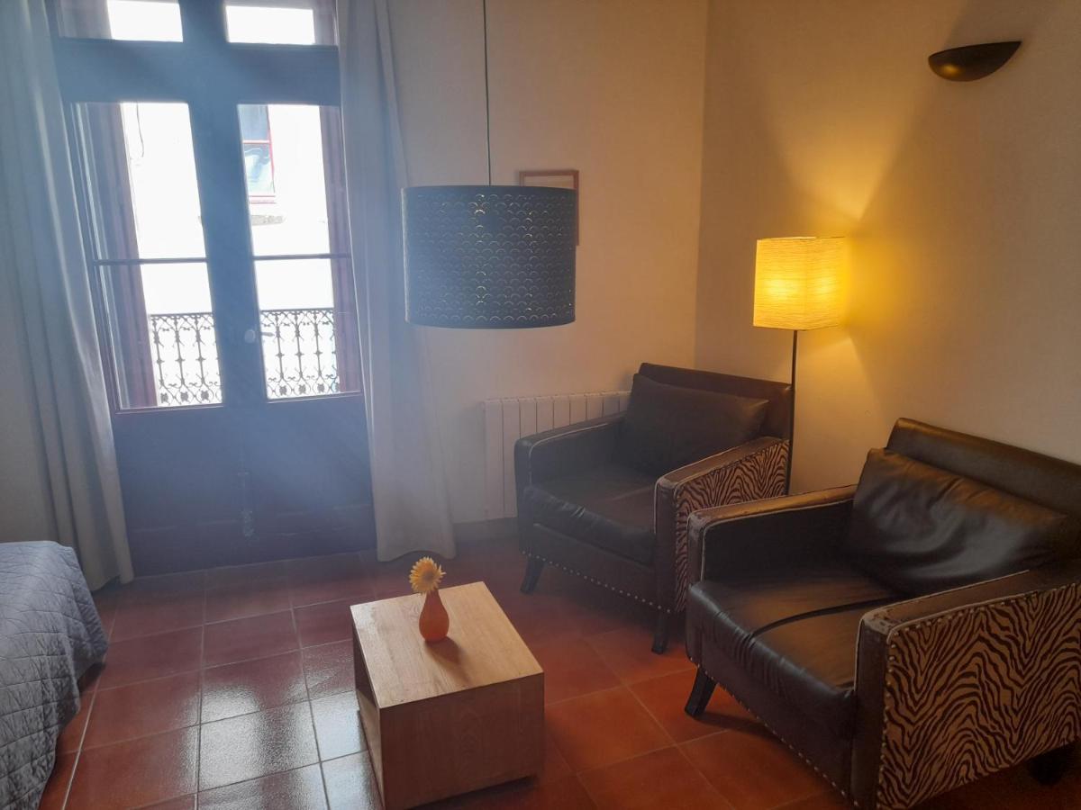 Les Studios De St Guilhem Saint-Guilhem-le-Desert Exterior foto