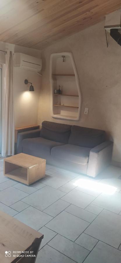Les Studios De St Guilhem Saint-Guilhem-le-Desert Exterior foto